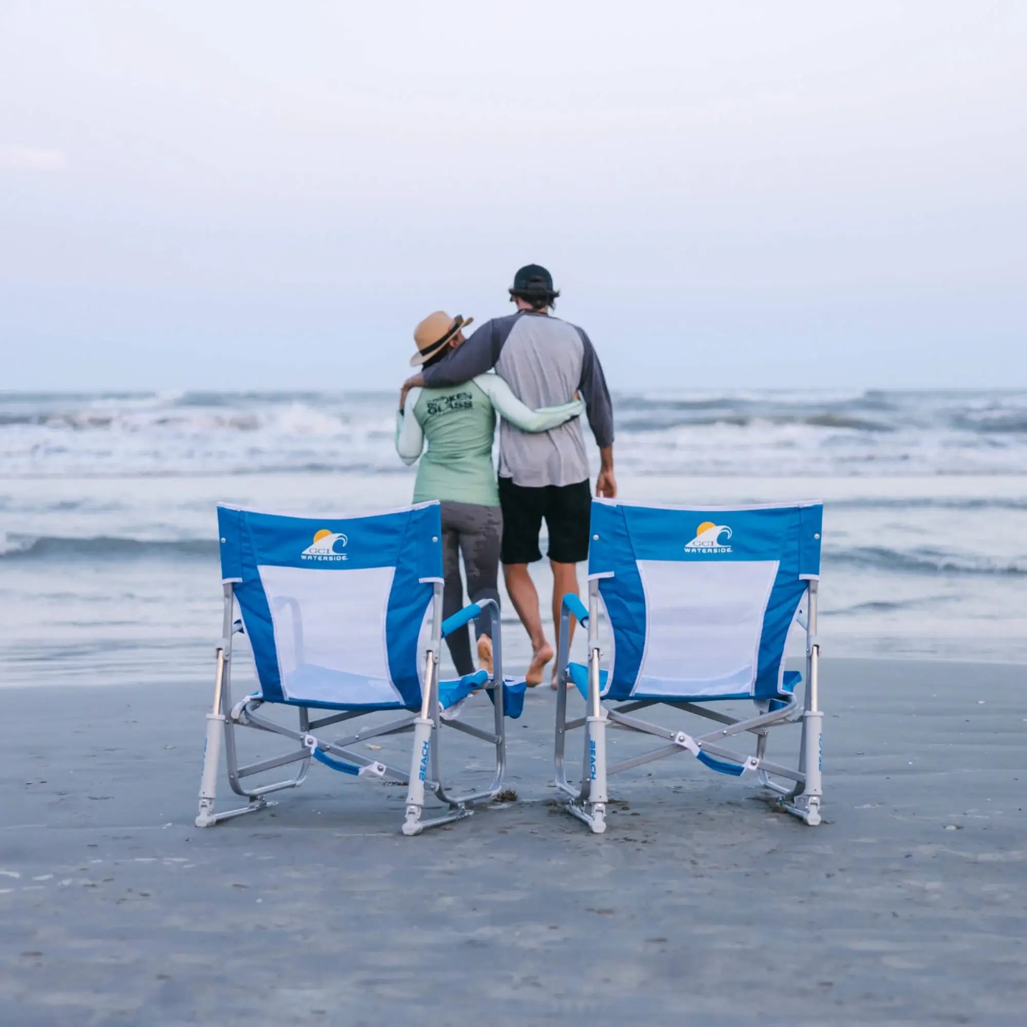 Smooth Motion Beach Rocker Bundle - Choice 773 - Heavy-Duty Kickback Rocker with Beverage Holder Detail